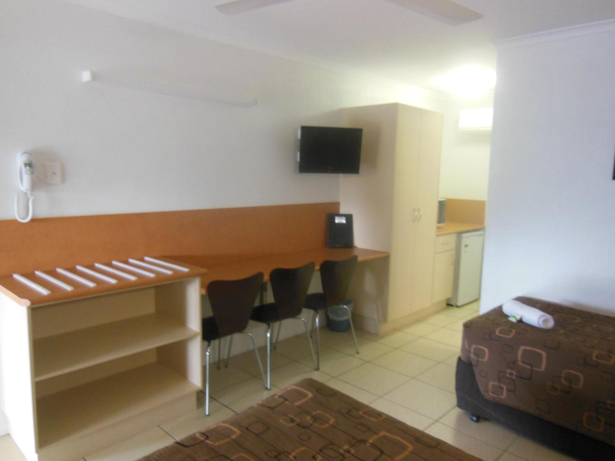 Country Road Motel Charters Towers