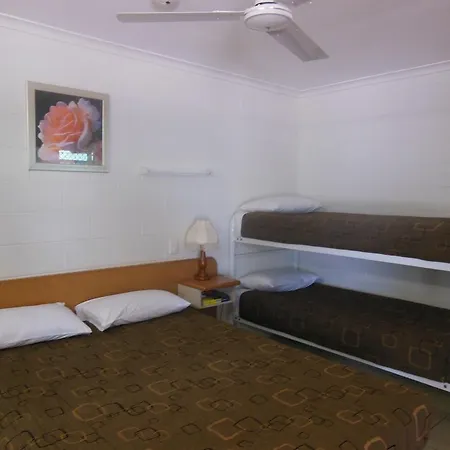 Country Road Motel Charters Towers Room photo